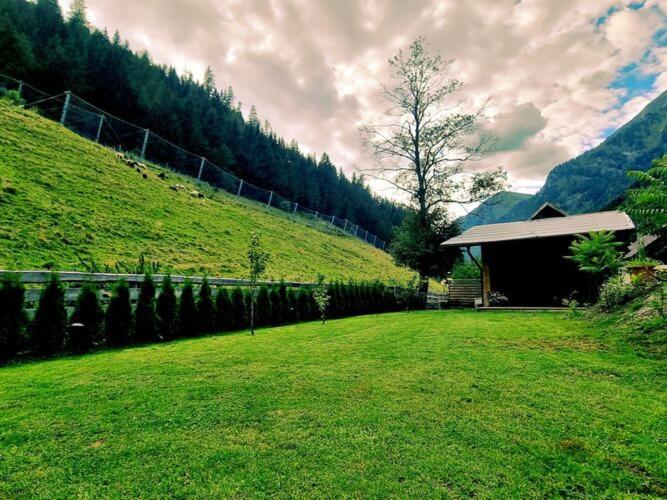 Large Detached Holiday Home In Muhr 外观 照片