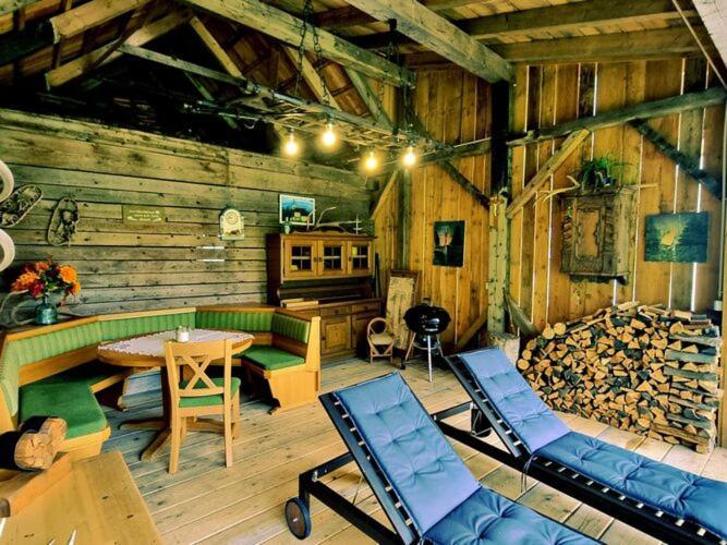 Large Detached Holiday Home In Muhr 外观 照片