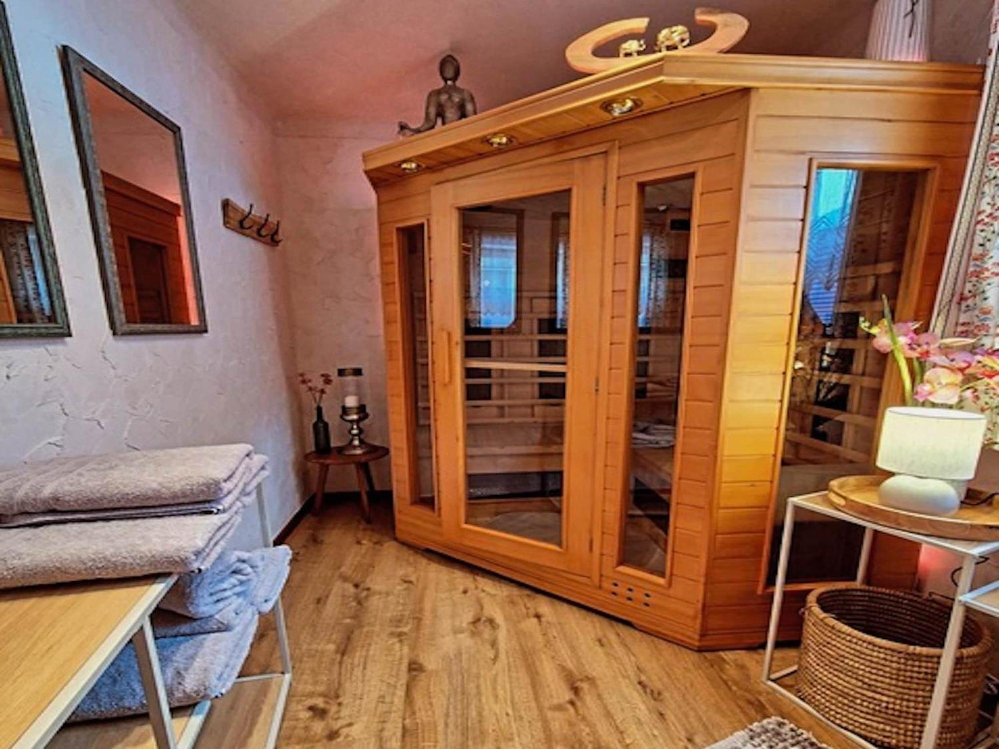 Large Detached Holiday Home In Muhr 外观 照片